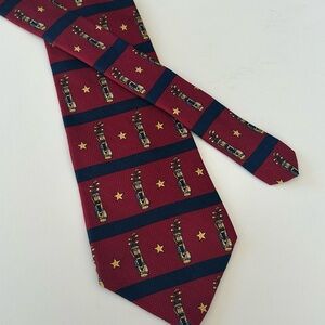 TOMMY HILFIGER Mens Silk Tie Burgundy Gokd Navy Golf Club Print Italy USA 4”x57”